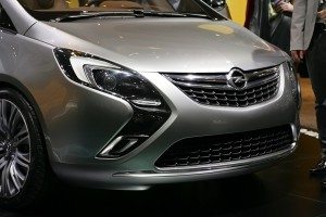 salon-ginebra-2011-opel-zafira-tourer-concept-12990922432.jpg