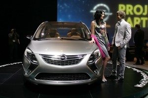 salon-ginebra-2011-opel-zafira-tourer-concept-12990922445.jpg