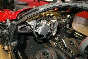 salon-ginebra-2011-pagani-huayra-12998439933.jpg
